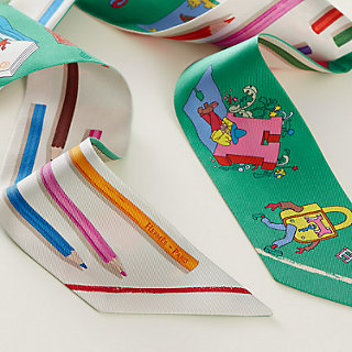 ☆手首に彩りを☆ HERMES A Vos Crayons ブレスレット HERMES エルメス シルクスカーフ ツイリー さあ色鉛筆を出して